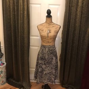 Jones of New York pencil strip skirt flair out btm